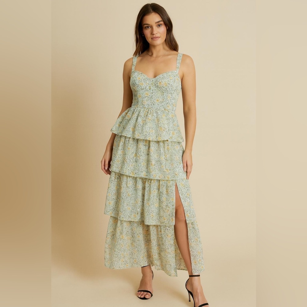 ASTR THE LABEL Midsummer Eyelet Tiered Floral Maxi Dress NWT Size Large